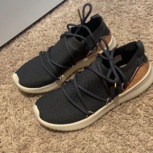 Women’s 6.5 Adidas Shoes